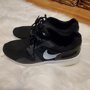 Black Nike